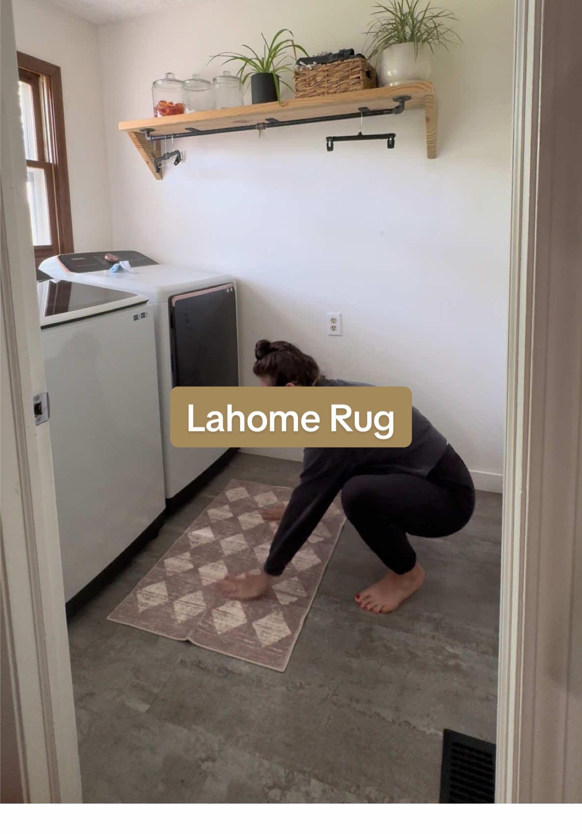 Love the modern look this rug added to the space 🫶🏻 #rug #rugtok #arearug #roomupgrade #housedecor #housedesign #laundryroom #laundryroommakeover #houseupdate #arearugs #runnerrug #modernstyle #homestyle 