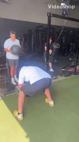 #OL Workin! @Nick_M60 @Breck @Travis Gray @johnstephens_71 @tatepears69 @Sam Bauer #DungeonFamily #OL #sixzerobodybag #BMF #passrush #DL #zero2sixtypod #Trench #Football #PassRush #coloradofootball #coloradobuffaloesfootball 