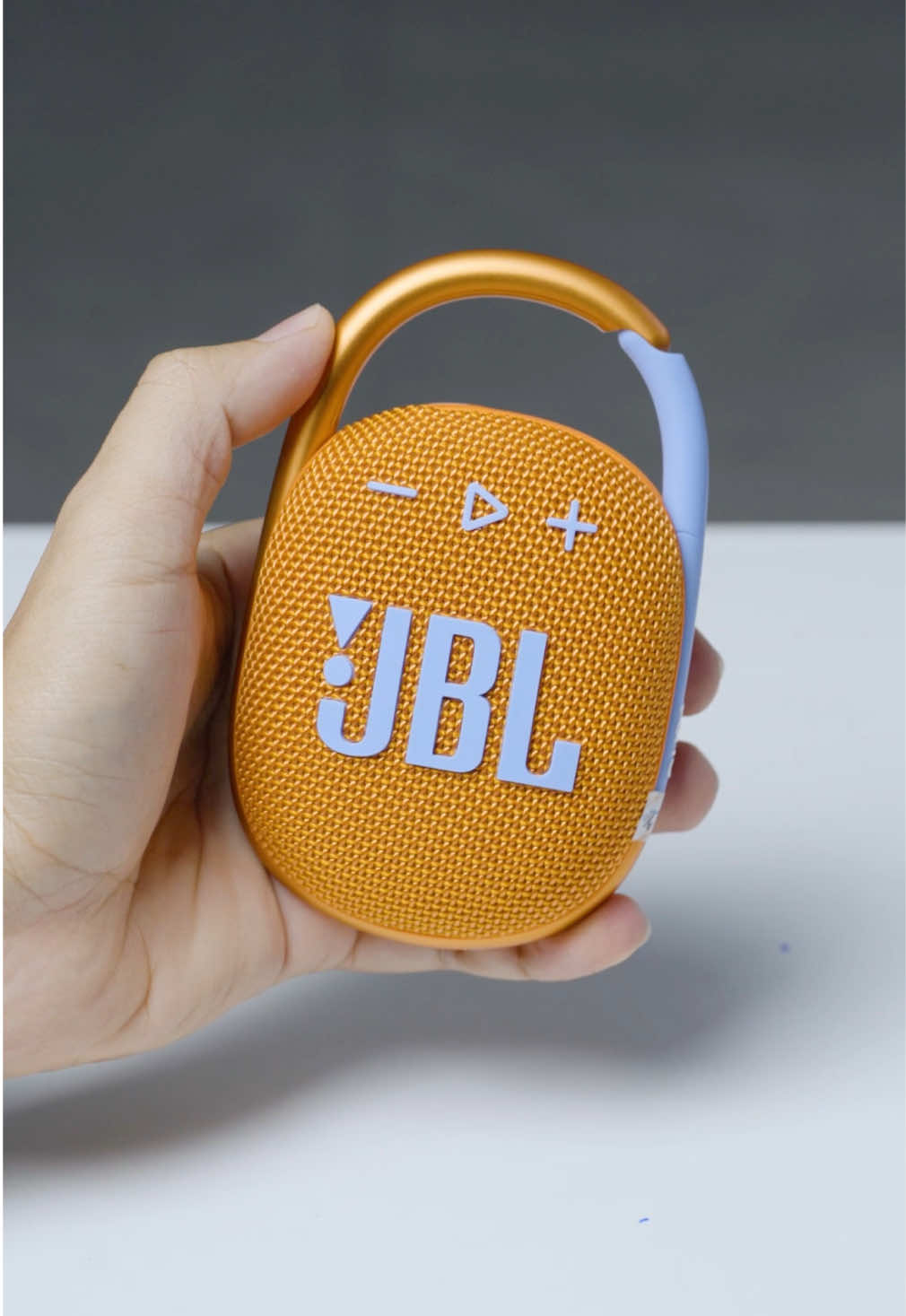 JBL Clip 4 Waterproof Bluetooth Speaker – 5W RMS Power, Compact Design, Huge Sound! . . #bluetooth #jbl #jblspeaker #bluetoothspeaker #audio #unboxing #sound #test #portablespeaker #usa🇺🇸 