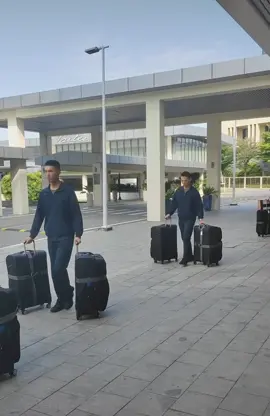 Hông rõ ông con tui mua gì về làm quà mà đùm dúm túi tủng ghéc ghê 😌😌 Chính ra đội nghi lễ cũng lên truyền thông tới tấp nhưng phóng viên cứ cạch các con tui ra huhu  Dạo này lác đác có vài cmt to6. Tui đã bảo rồi, nhờ các con tui mà mãi tui mới move on quả nyc hãm được. Nên các thành phần đó có vào cmt tui thấy là tui xoá ko báo trước, đừng có mà 3 kích 🙂 #dieubinhtrungquoc #quangiaiphongnhandantrungquoc #trungquocdieubinh #truongvantuong 