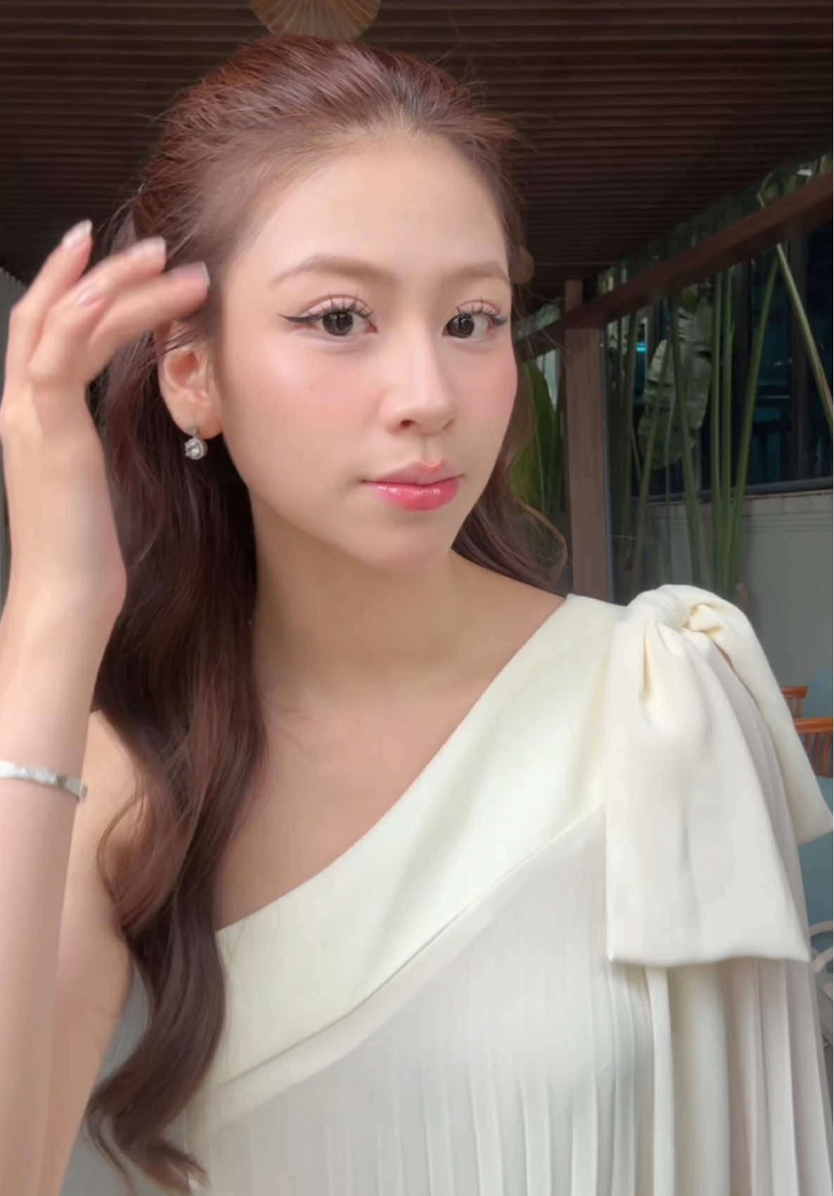 mặc áo này lên auto đẹp gái hehe🙆‍♀️ #cherine #OOTD #viral #thoitrang #xuhuong #fpy #mixmatch #fashiontiktok #LearnOnTikTok 