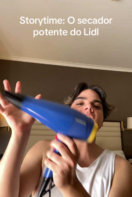 O @lidlportugal não brinca em serviço 🤣🤣🤣Se é para secar cabelo aquilo seca mesmo 🤣🤣🤣#comedia #storytime 