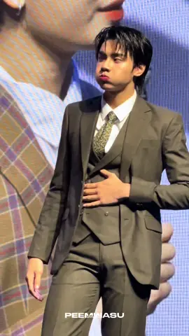 มีเด็กกินซันซุจนแก้มตุ่ยยยยย #PEEMWASU @PEEMWASU #SUNSUxBUS #SUNSUXBUSMemorableLovecation #BUSbecauseofyouishine 