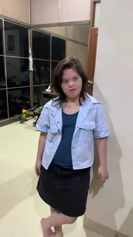 Adel ngk mau peluk kk indah , dia mau peluk kk allana aja kan kasihan ya adel 