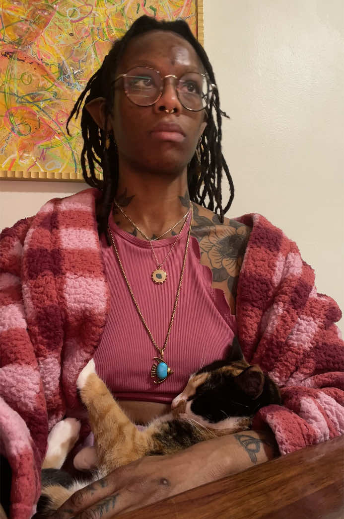 POV: your cat loves to snuggle 😭🙌🏾💕 #catmom #catmomlife #catsoftiktok @Chewy #calicocat #calicocats 
