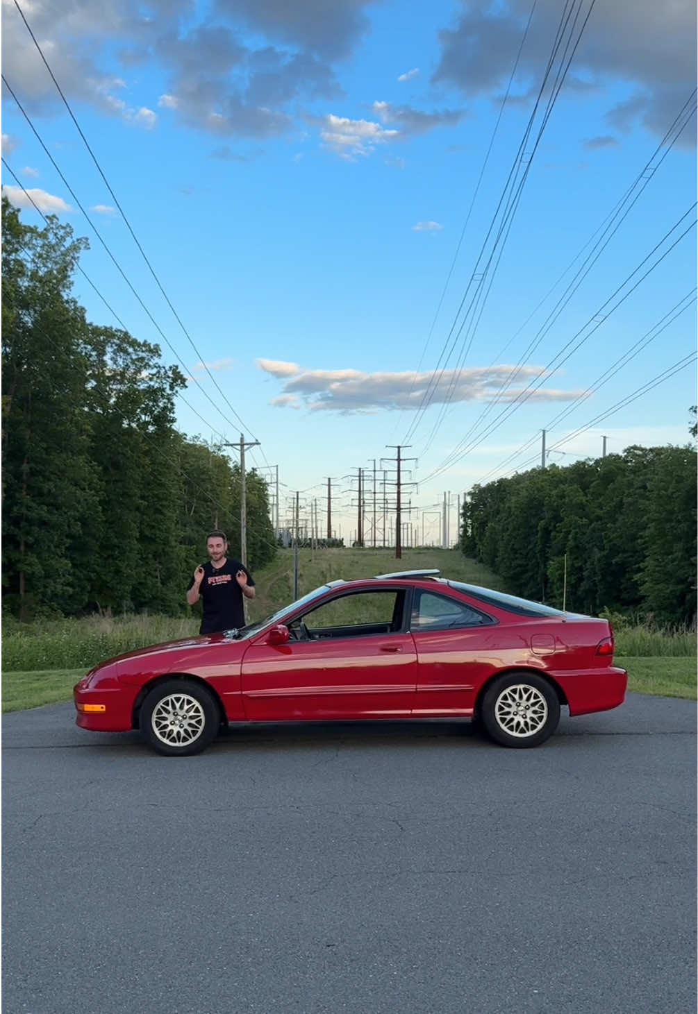 So you just bought a new project car… here’s a few quick things you should do right away. Since you don’t know what the previous owner did or didn’t do. In this video we change the oil, check the fluids, put air in the tires, clean the car and even get an extra key made. What else should you do after buying a new project car!?  #cars #integra #acura #honda #mechanic #oilchange #howto #carwash #projectcar #tiktokautocampaign #carmechanic 