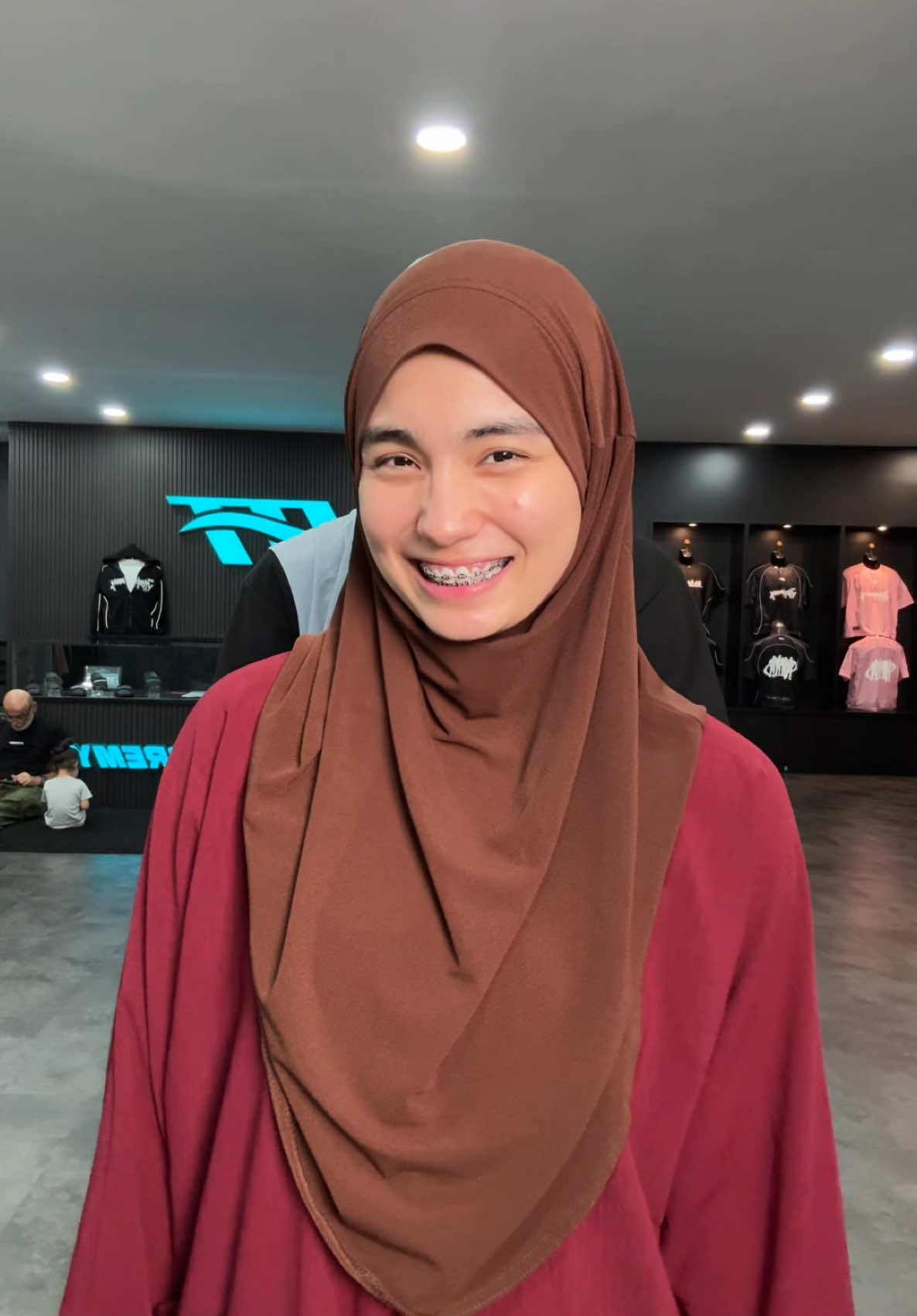 khimar dah restock !! beg kuning dkt pinned video . beli 3 free 1 