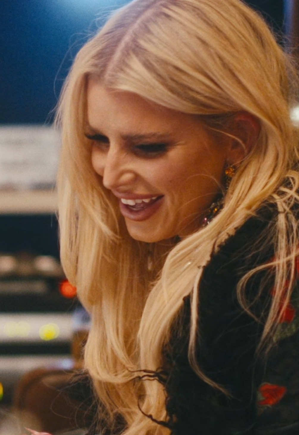 The final #BTS video for Part 1 of #NashvilleCanyon is here ✨This one takes you inside the making of #Breadcrumbs — a song so close to my heart paving the way for all the rest to be born under the stars of a dream and divine purpose. It has all  been such a meaningful journey!!! Now, all 5 BTS videos are out for you to watch and feel the experience of the process, the people, and the soul behind this EP. 