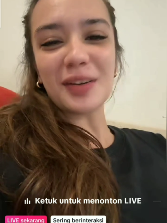 #putrianne  #anneofficial1990 #ibrahimjalaladdinrumi  #anneofficial1990  #creatorsearchinsights  #CapCut    #trending #viral  #tiktokviral #fyp #fypシ゚viral #fypage #fypシ゚  #fyptiktokviral #CapCut #EkspresikanDenganCapCut #CapCut #padahariini 