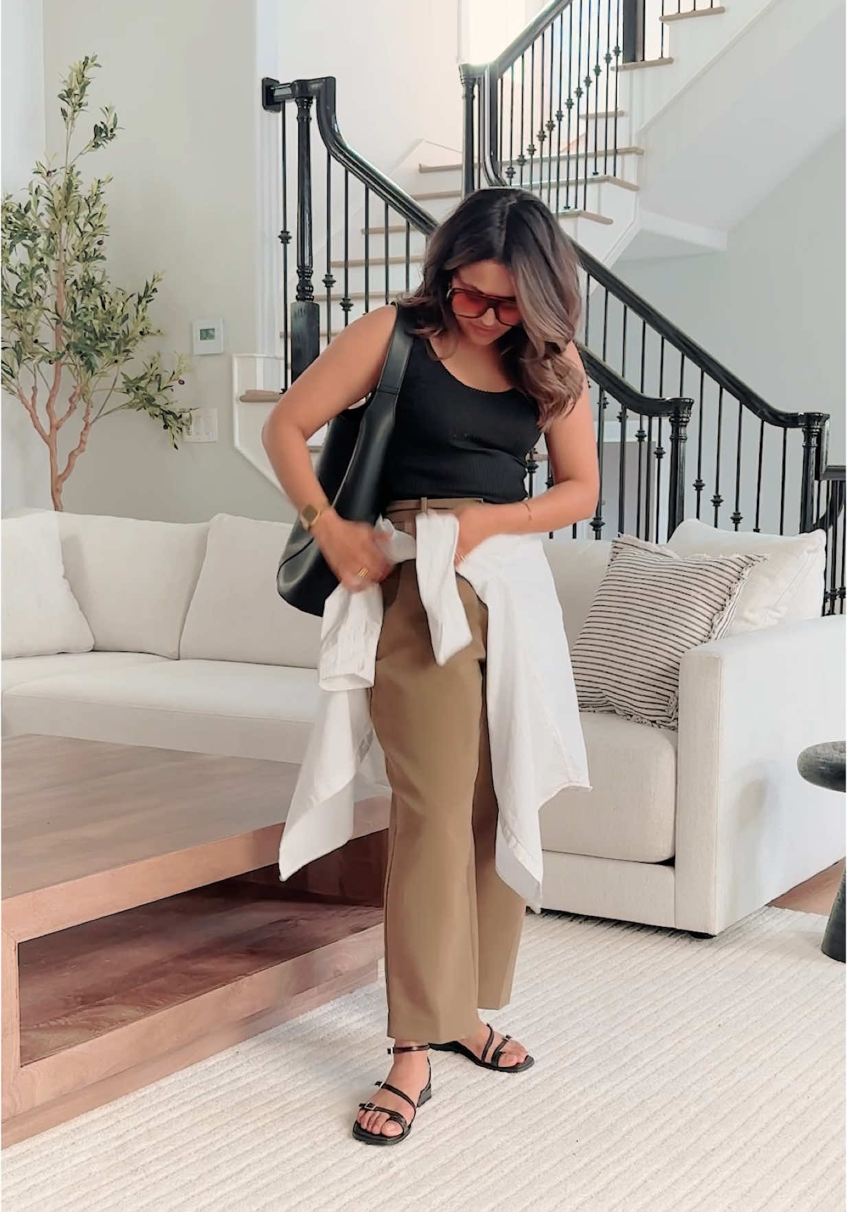 how to wear your work pants outside of work #workwearstyle #weekendoutfits #elevatedbasics #workpants 