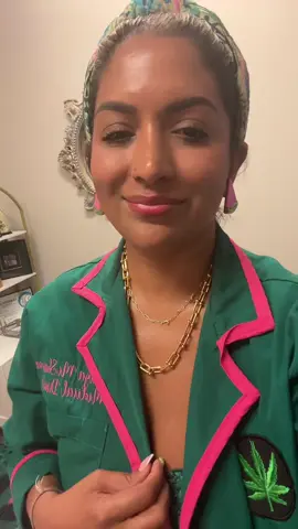 Yes, she’s a doctor AND - #womencanbetwothings #actuallylotsofthings #whydudesgottabelikethat #yourmdbestie #ladydocsrock 