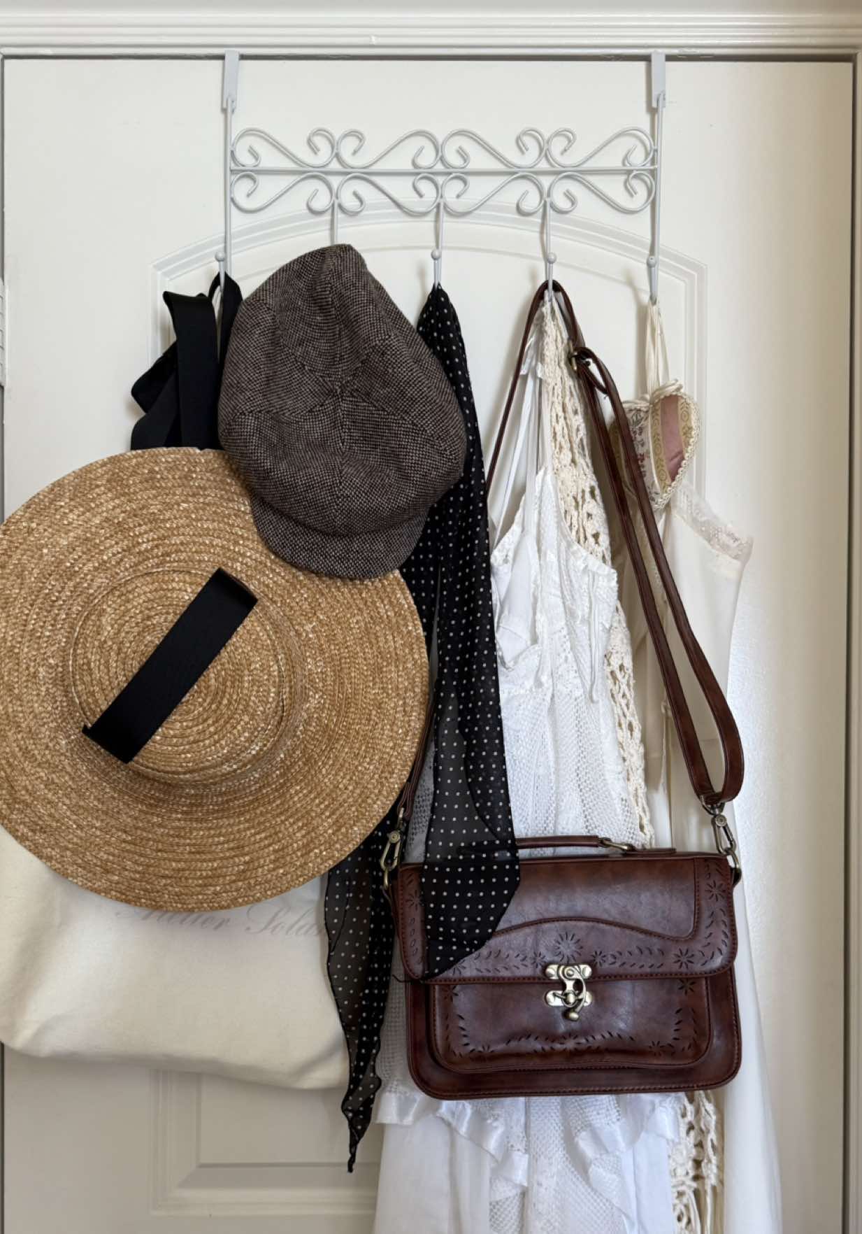 whoever sees this i wish you a wonderful day and lots of apple hair clips 🍎 #fionaapple #twee #pinterest #dollcore #pinterest #trinkets #downtowngirl #thrifted #vintage #fy #fyp #viral 