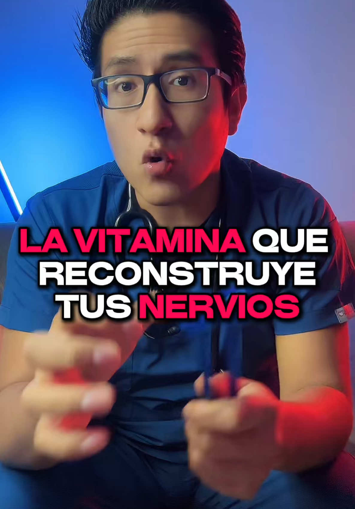 ✅ ¿Se puede recuperar sensibilidad en los pies? Sí. Pero no con cualquier pastilla. Y no apagando el dolor… sino reparando el nervio. Hoy te hablo de una vitamina que muchos no conocen, pero que puede ayudarte a recuperar lo que creías perdido: sensibilidad, control y protección. Se llama benfotiamina y es una forma avanzada de vitamina B1. A diferencia de otras, sí entra al sistema nervioso. 📌 ¿Qué hace? •	Alimenta directamente el nervio •	Mejora la conducción •	Ayuda a revertir daño •	No tapa: reconstruye Muchos la descubren cuando ya no sienten nada… pero tú no tienes que esperar a llegar a ese punto. — 📩 ¿Te arde, hormiguea o adormece alguna zona del cuerpo? Escríbeme y te explico. ✅ Sígueme para aprender a cuidar tus nervios desde la raíz. 🔄 Comparte esto con alguien que aún no sabe que hay una opción más allá del dolor. #neuropatiadiabetica #neuropatia #neuropathy #diabetes #benfotiamina #tiamina #vitaminaparalosnervios #ardorenlospies #sintomasdediabetes #dañonervioso 