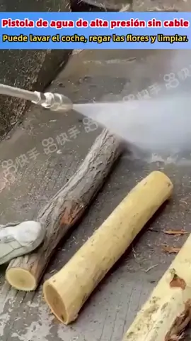 ¡DESCUBRE LA REVOLUCIÓN EN LIMPIEZA CON LA HIDROLAVADORA INALÁMBRICA! ¿Te imaginas poder limpiar tu auto, moto, vallas, suelo o incluso regar tus flores sin esfuerzo y sin restricciones de conexiones eléctricas o de agua?  ¡Ahora es posible con nuestra Hidrolavadora de Alta Presión Inalámbrica!