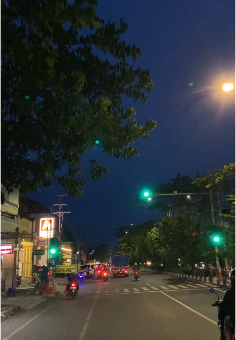 sendiri dulu perbaiki diri #fypage #surabayamalam #galaustory #senja #story #jalanmalam 