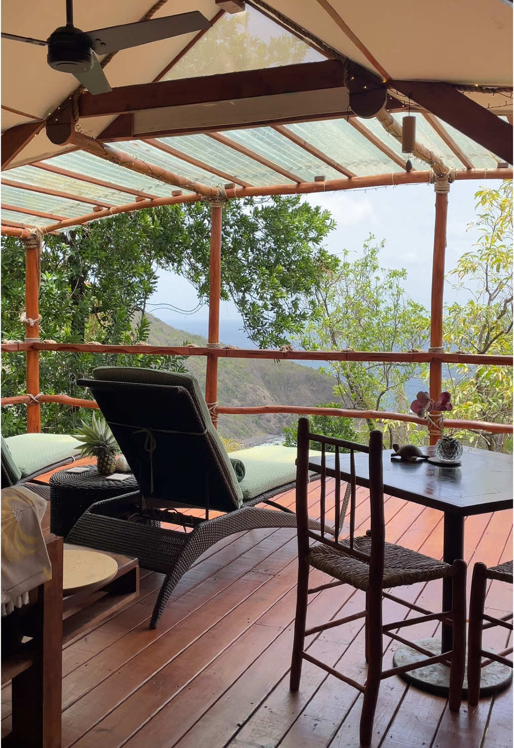 Imagine living in this place! #peaceful #treehouse #Home #vacation 