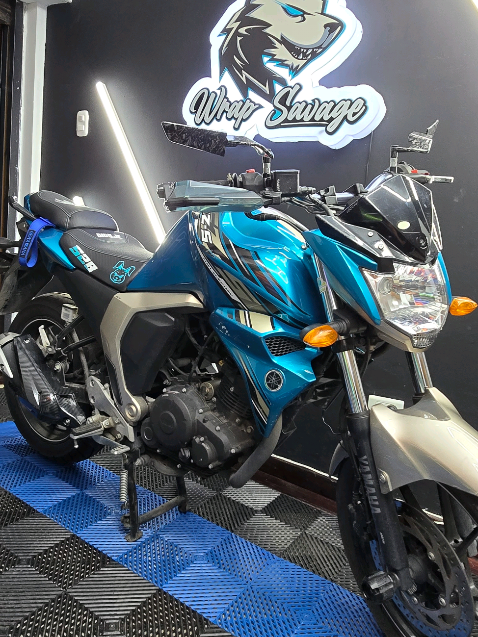 Agarraderas y Protector forrados en Fibra de Carbono 💠🔥 #yamaha #fz #wrapsavage #wrap #fibradecarbono #ppf  #paratiiiiiiiiiiiiiiiiiiiiiiiiiiiiiii #viralvideos #moto 
