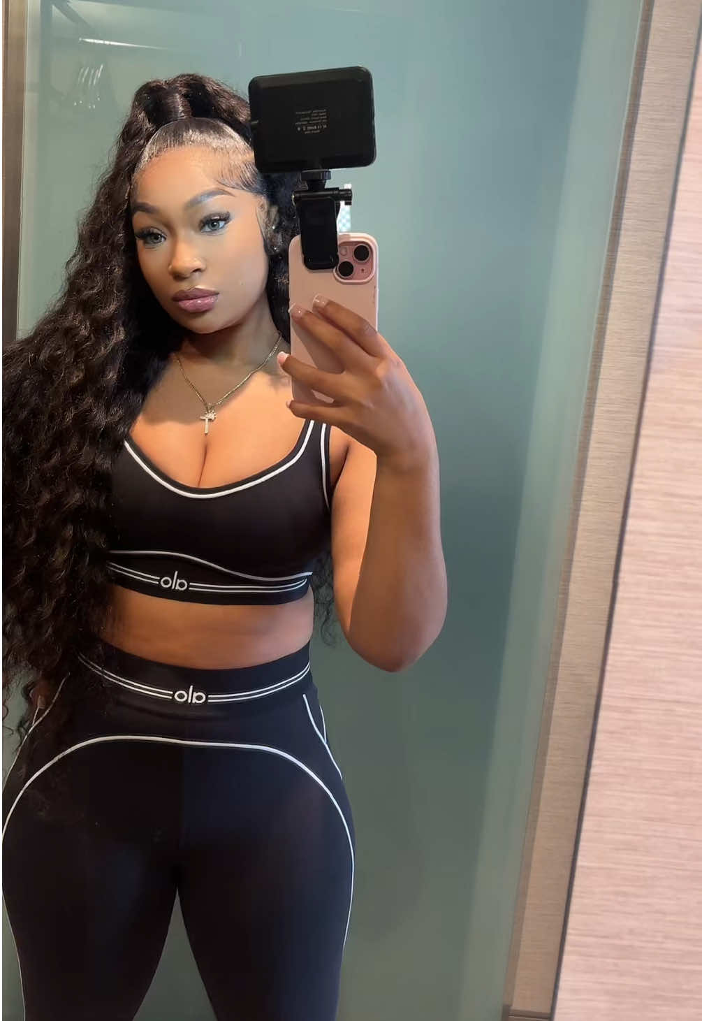 the way ppl was talking I thought my set was gon be see thru😭 quality wasn't bad! it's not lulu but ykkkk #alo #fyp 