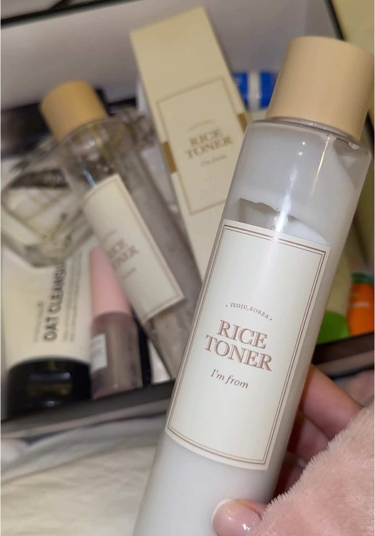 مستعدة امدحه لباجر هلقد ما احبه😭 #منتجات #منتجات_عناية #ريفيو #تونر #تونر_الارز   @imfrom_us  