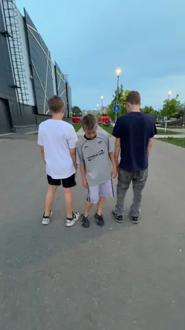 @Артём пахан твой🥶69 @LoX1T @Eblan 