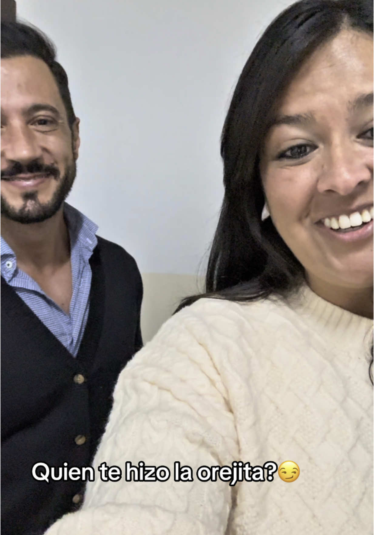 ✨QUIEN TE HIZO LA OREJITA?😅 Estoy súper feliz de haber tenido la oportunidad, y encima de un día para el otro, de cumplir un sueño de arreglarme la oreja que no me dejaba disfrutar de lucir aros porque tenía el orificio mal hecho y encima se había alargado🥹 Pero gracias al doc @pablodepazcirujanoplastico ahora voy a tener colección de aros😅 Muchísimas gracias de verdad Doc por todo! Pasen por su Instagram a chusmear su trabajo ♥️ #fyyyyyyyyyyyyyyyy #argentina #cordobesa #fyp #minnesota #usa #tiktok #contentcreator #argentina🇦🇷 #estadosunidos #minnesota #plasticsurgery #surgery 