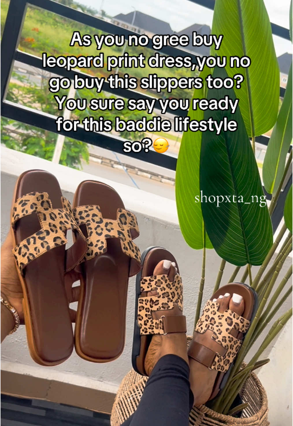 You never ready at all😂😂 Size 37-41 Flat sole: N22,000 Foreign sole: N25,000 Size 42-45  Flat sole:N24,000 Foreign sole:N27,000 #nigeriantiktok🇳🇬🇳🇬 #fyppppppppppppppppppppppp #handmadeslippersinlagos #newtrendingsound🔥 #goviralll 