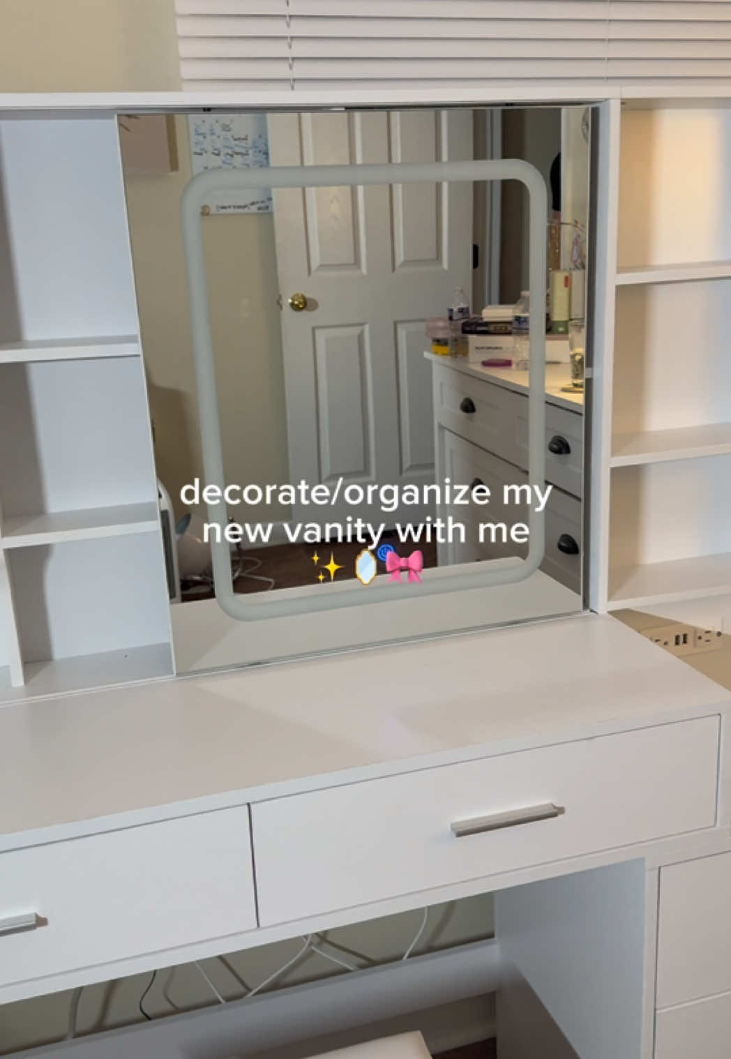 a literal dream i’m obsessed @Vabches #vabchesfurniture #vanity #vanityledmirror #vanitytour #makeupvanity #vanitydecor #vanitymirror #vanityorganization #vanitysetup #girlyaesthetic #beauty #TikTokShopMemorialDay