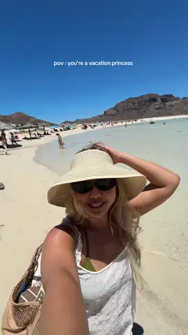 Forever a princess in every situation ☺️ #vacationprincess #vacation #traveling #travelcouple #traveling #travelcontent 