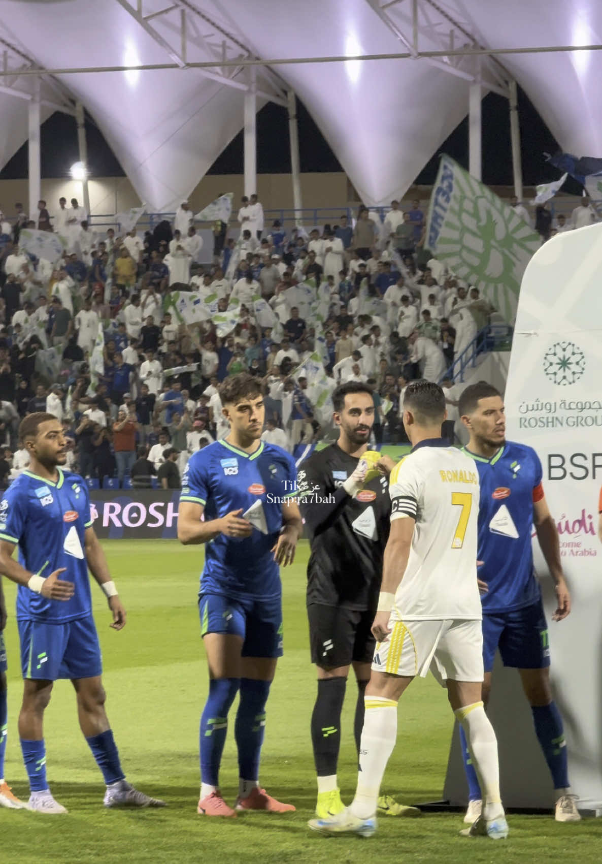 ماذا قل نواف العقيدي لي رونالدو 🥶🥶🥶🥶😱😱😱🤯🤯🤯#النصر #الفتح #الرياضه_علي_التيك_توك #مراد_باتنا #النصر_الفتح #كرة_قدم #كرستيانو_رونالدو #رونالدو #cr #cr7cristianoronaldo #creatorsearchinsights #capcut #الفتح_النصر #العقيدي #نواف_العقيدي 