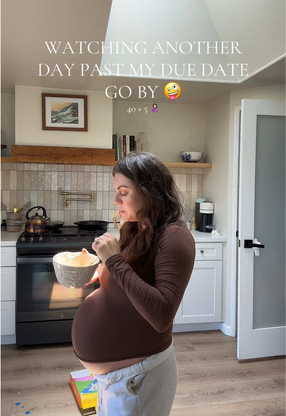 Past due eviction notice 🤰🏻😅#40weekspregnant #5daysoverduedate #duedate #babymonth #postpartum #homebirth 