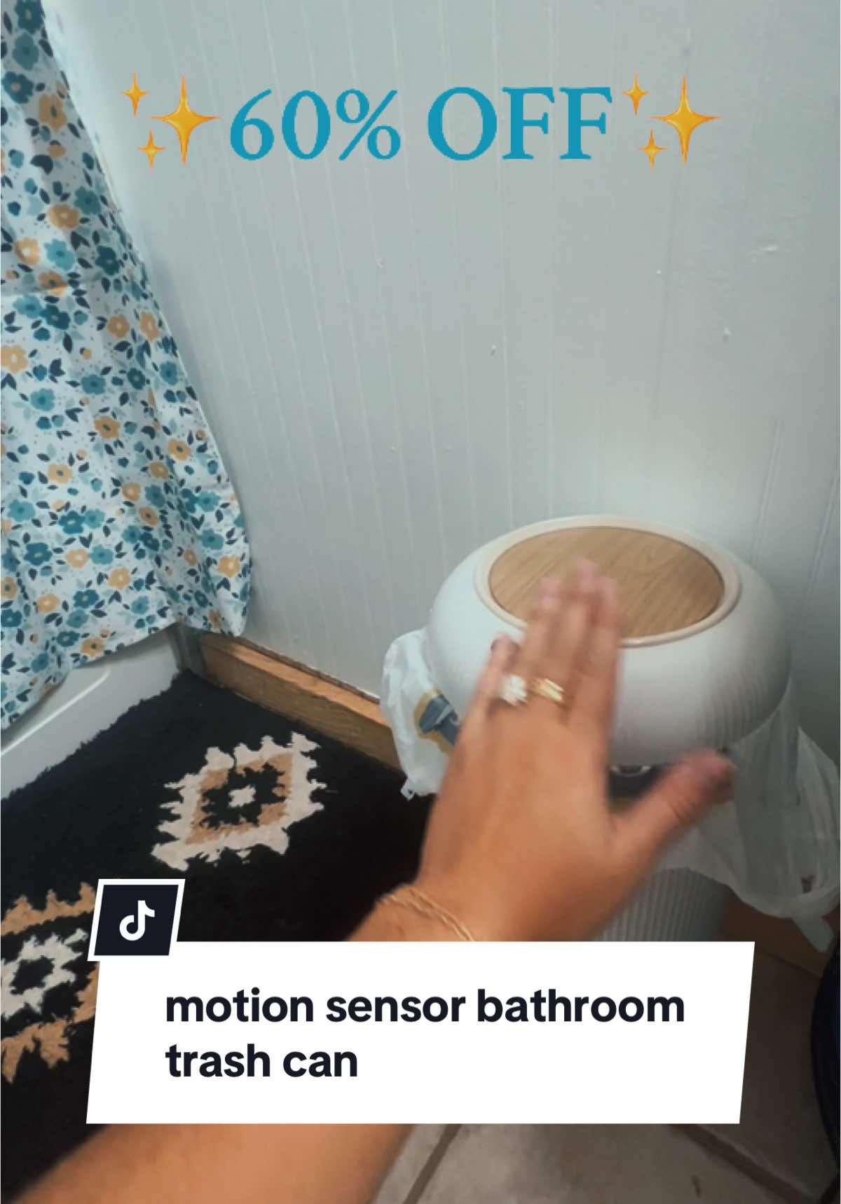 obviously if you don’t use a grocery bag for a trash bag, it looks so beautiful 🤣🥰 #trashcan #bathroommakeover #bathroomdecor #motionsensortrashcan #TikTokShop #tiktokshopfinds #tiktokshopaffiliate #tiktokshopsale 