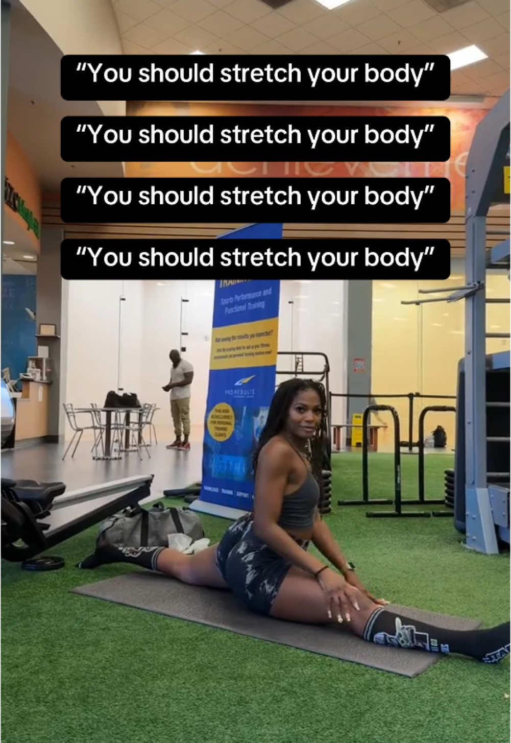 Just a reminder that flexibility comes from stretching consistently, and if you don’t use it, you will lose it 😭 How can I help? Should I post more stretches? 👀 or how to do the stretches?