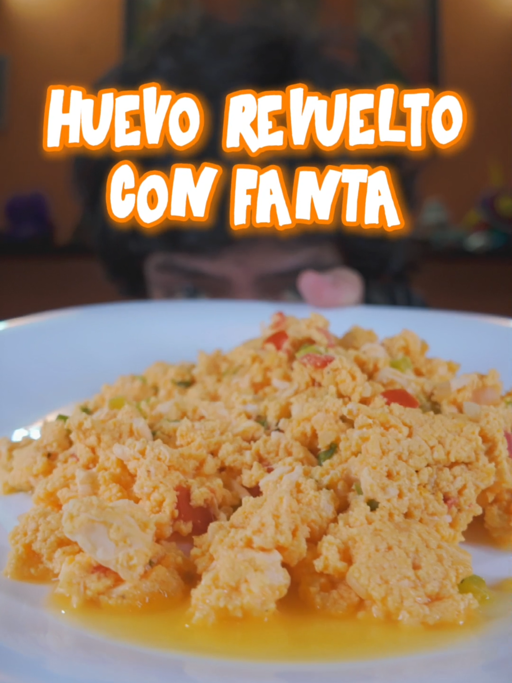 Los de la India le saben, ¿O nel? 🤢 #huevo #revuelto #fanta #comida #india #comidacallejera #comidaindia 