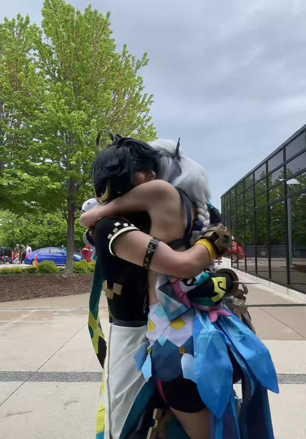 @King Skully made the cutest Mualani ever 😭💖 #kinich #pixelshark #mualani #genshin #kinichcosplay #handmadecraft #fypシ゚ 