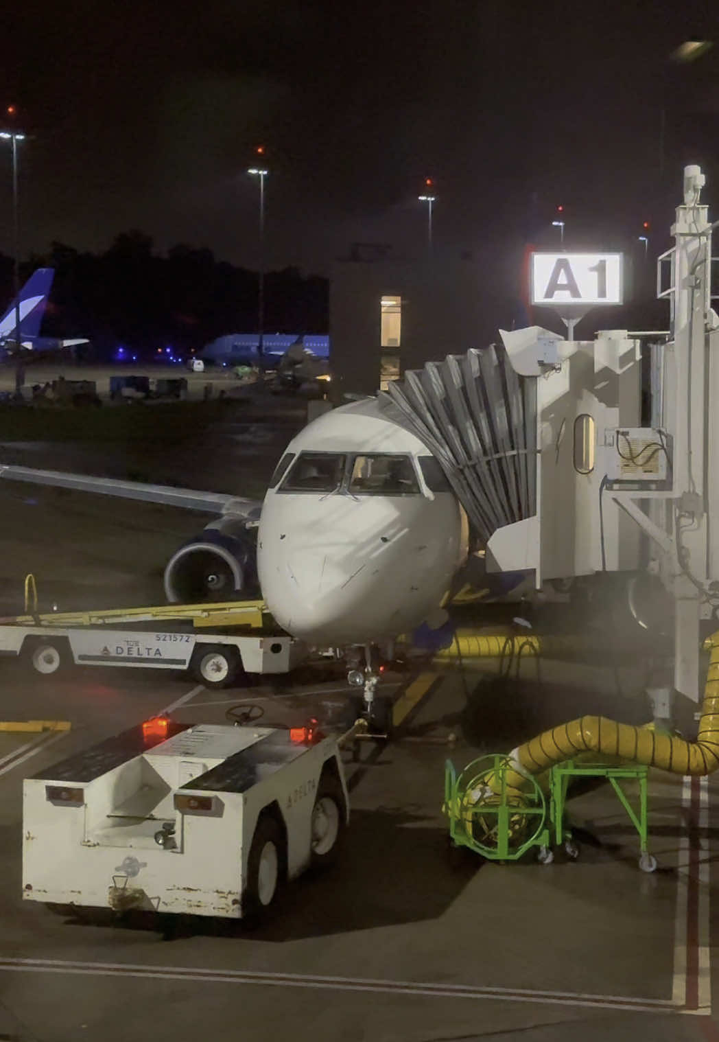 @delta CHS-LGA on an E175 6am departure.  #deltaairlines #travel #flying #diamondmedallion #firstclass #lgbt 