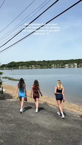 Thankful & grateful 🥹🤍 spent the day out east directing our shoot for LiveBy’s new spring collection! Full work day vlog coming sooooon!! #workinspo #photoshoot #activewear #hamptonsshoot #freelancer #creativedirector #inspo #motivation 