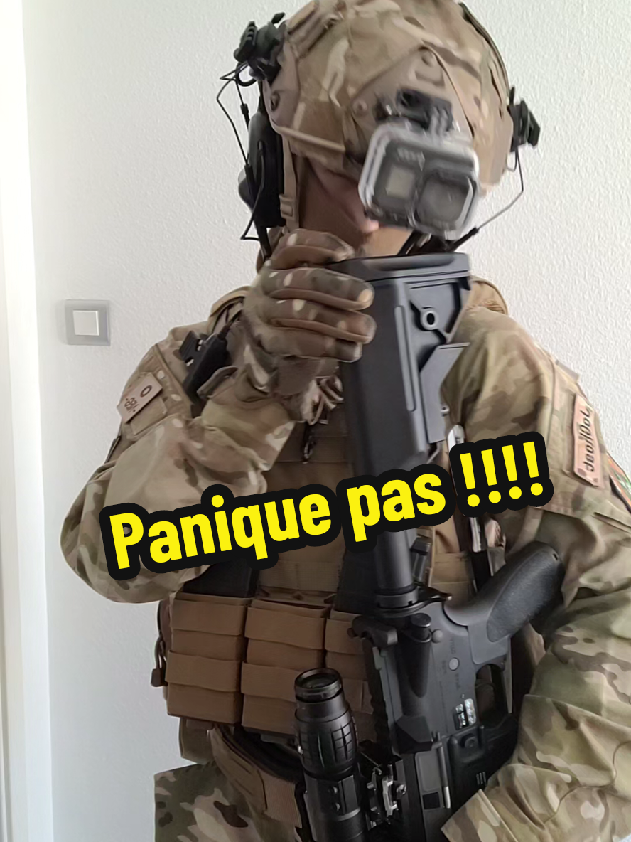 Salut la team chasseur de sapins et aujourd'hui nouvelle vidéo,  je ne sais pas si toi aussi tu a connu une situation embarrassante pour régler un soucis dans ta réplique et que sa te fait paniquer laisse un commentaire et mentionne à celui qui est déjà arrivé j'en dit pas plus à toute la team. #fakegun #airsoft #thekairi78 #humour  #kenny 