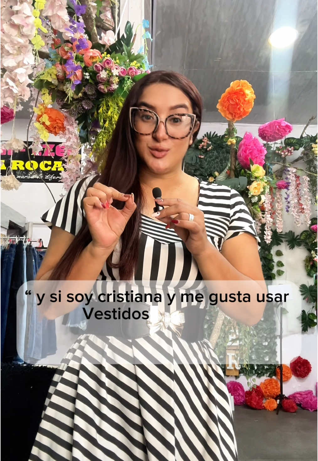 ✨ Soy cristiana y me gustan los vestidos ajustados… ¿Y qué? En Ebenezer La Roca, desde Tuluá, Valle - Colombia, te ofrecemos moda modesta con identidad. 📲 Haz tu pedido al 317-563-1095 y viste con propósito, estilo y convicción. #ebenezerlaroca2 #modacristiana #faldasdemoda #cristianas 