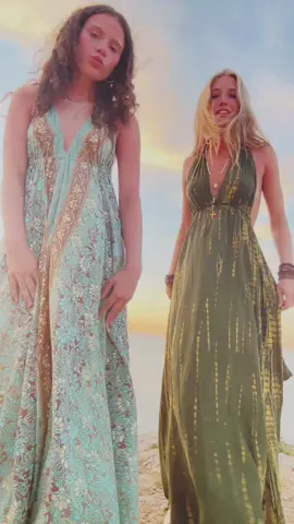 @Bella 👻👻 #fyp#goviral#sunset#bestie#foryoupage#dontflop#dress#outfit#birthdayeve