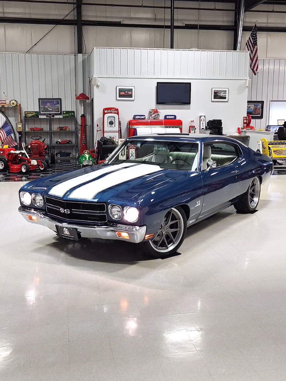 Supercharged LT4 1970 Chevelle, oh and it sits on a Roadster Shop chassis. What do you think of this restomod? #classiccars #chevelle #Chevrolet #custom #restomod #musclecar #supercharged 