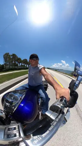 Cruising up the Florida coast 😎🤘🏻🦾