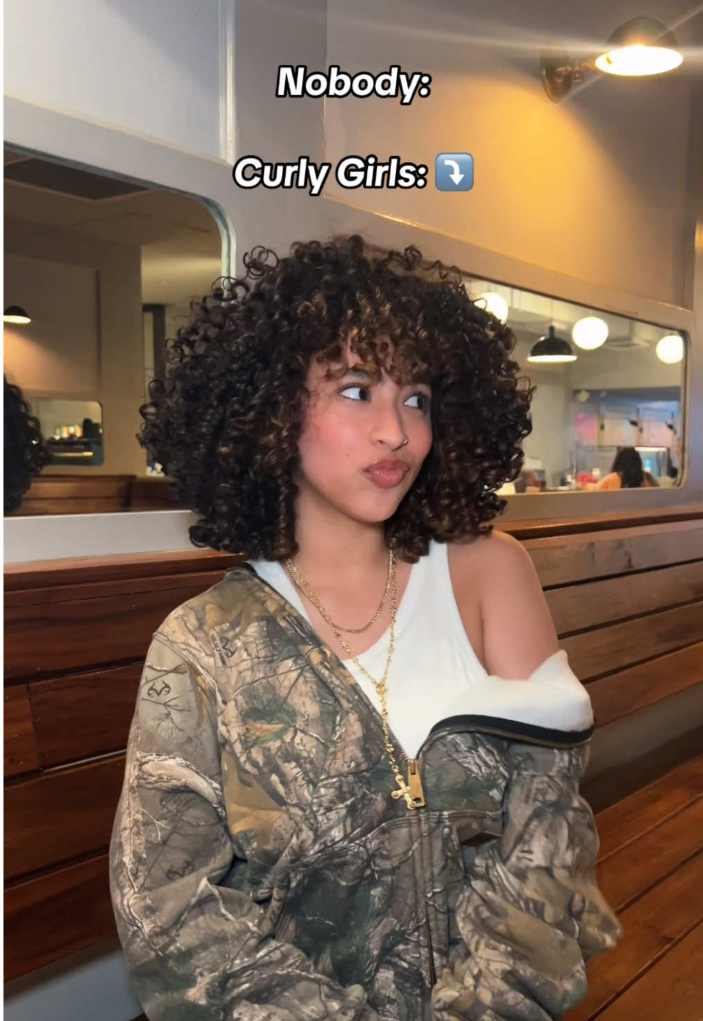 where my curly girls at that love volume ? 🙋🏻‍♀️ me & @mariana do !! #curlyhair #curls #relatable #curlscheck #curlyhead #naturalhair #curlyhairvolume #curlyhairproblems #volumehair #aliyah #a1iyahhh 