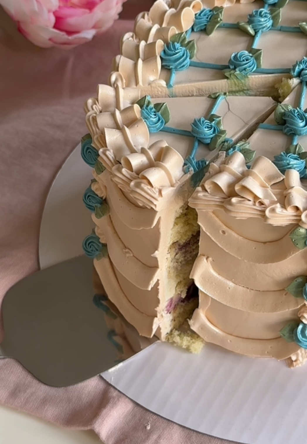 regal whimsy 💎🩰💫 #caketok #vintagecake #cakedecorating #fyp #baking #cakeart #cakedesign 