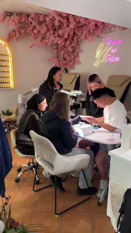 Ngoài nhặt lá đá ống bơ thì mình còn nhận dạy nails trên toàn Nước Đức nhé🇩🇪#CapCut #nhasangtaofreefire #xuhuong2022 #xuhuong2023 