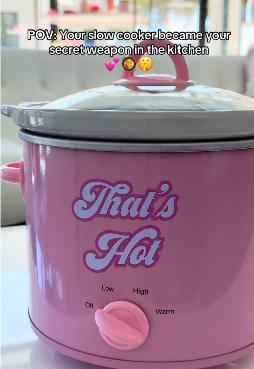 Can’t sliv without it 💕✨ #parishilton #parisproducts #pinkproducts #pink #pinkkitchen #aesthetic #pinkaesthetic #slowcooker #sliving