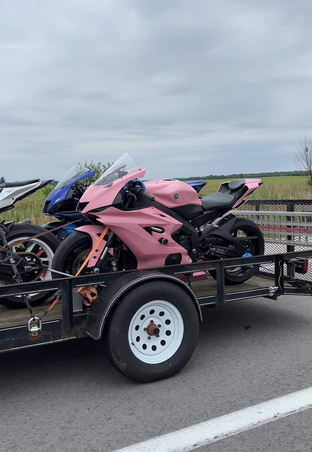 yammys in the back, beemers in the front  #yamaha #yamahar6 #pinkbike #yamahar7 #s1k #bmw 