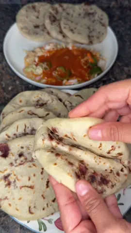 Respuesta a @nadesko #pupusas #pupusasdefrijolconqueso #pupusassalvadoreñas 