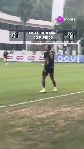 ESSE DOMÍNIO JÁ É A MARCA DO NEY, NÃO TEM JEITO!! 🤩👑🐋 O cara MANDA MUITO com a bola no pé e deixa todo mundo impressionado!!  📹: Santos FC#sportsontiktkok #viral_video #foryoupage #tiktokesportes #hoje #today #santos #neymar #NEYMARJR #edit #skills