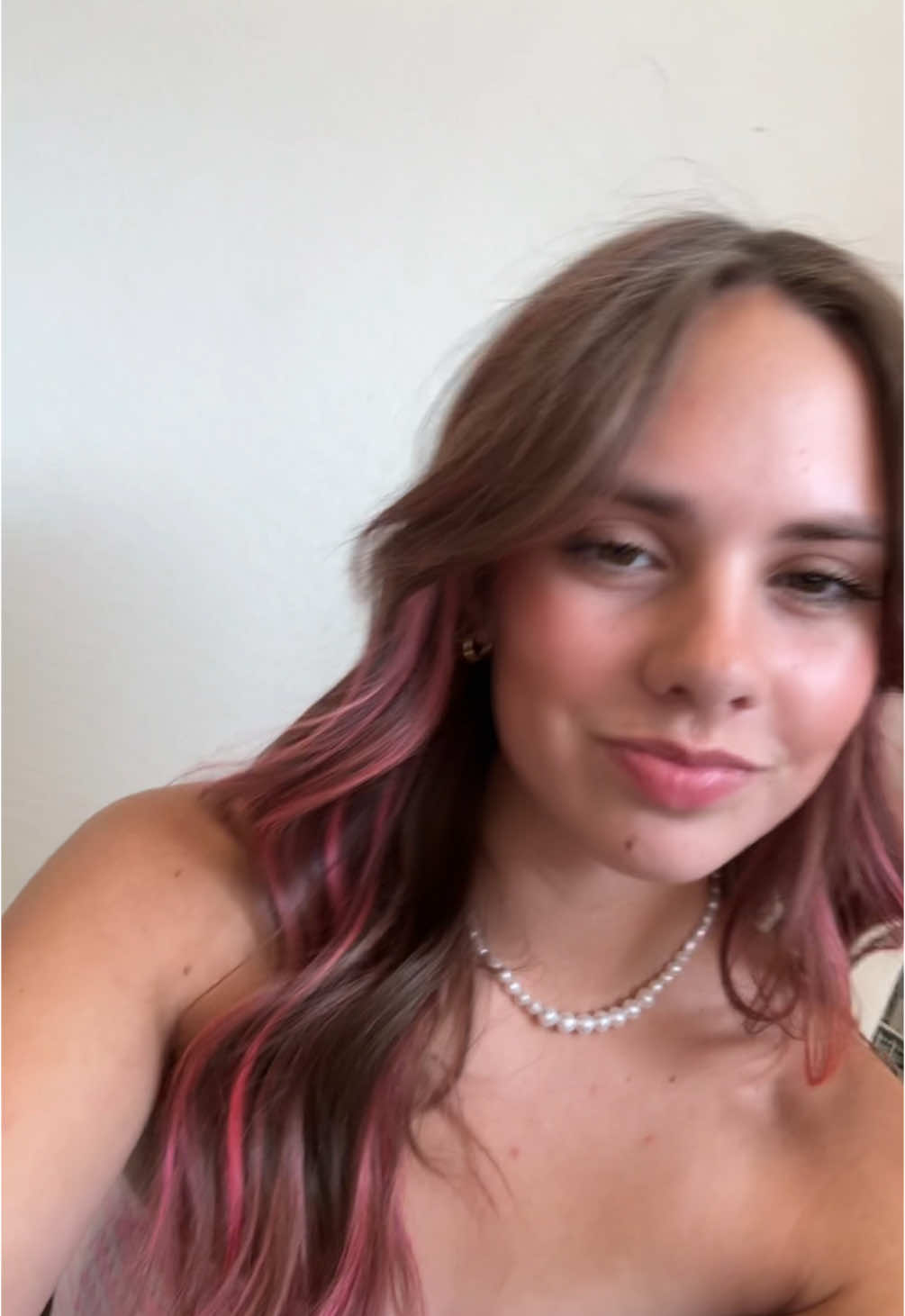 #creatorsearchinsights pink hair incoming!!!’ #pinkhair #summerhair #pinkhighlights #hairinspo #hairinspo #godlovesyou #fypシ #viral #famouse 