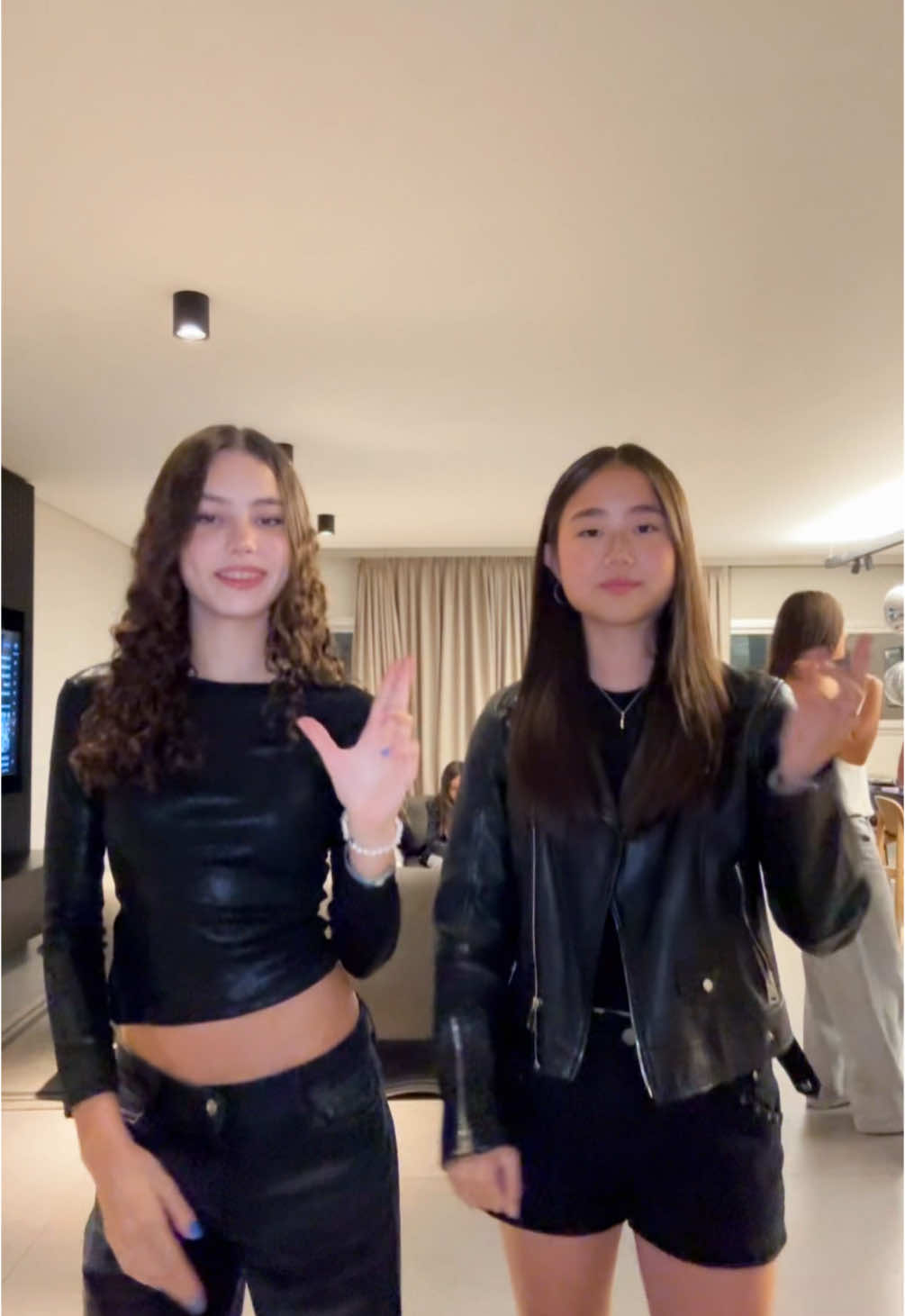 te amooo 💘 @camila #fyp #paratiiiiiiiiiiiiiiiiiiiiiiiiiiiiiii #foryoupage #viralvideos #outfit #xyzcba 
